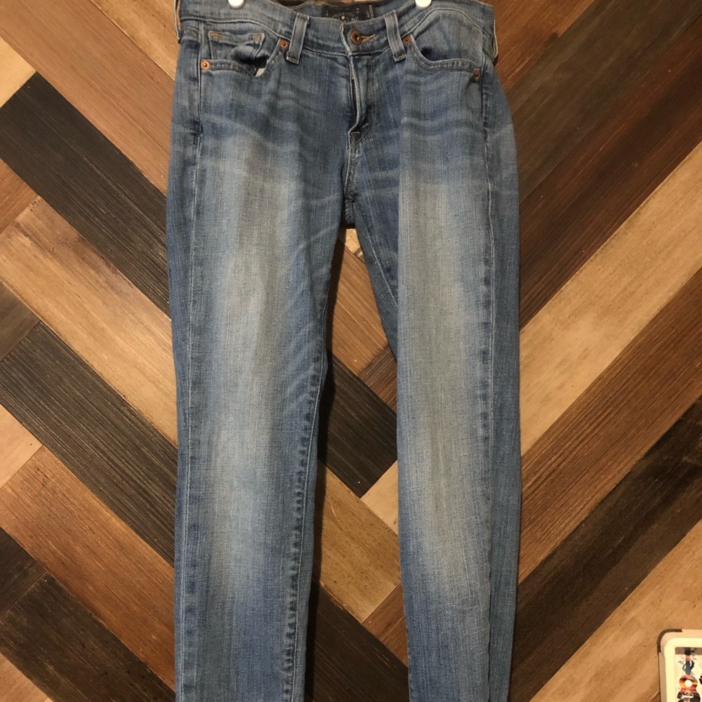 Like new lucky brand skinny jeans!!